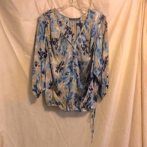 Zac & Rachel vneck silky blouse size xl